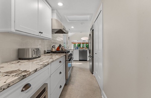 Lawton Woods House | Daydream Believer – Mid-Century Retreat w/Brand New Pool & Spa, Pet Friendly, Near Beach