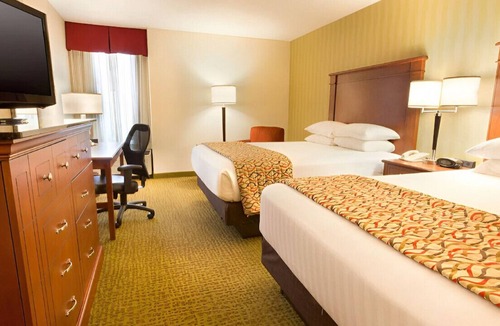 University Place House | Deluxe Rm for Your Family Vacation!Pet-Friendly