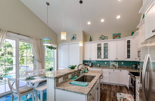 Weeki Wachee Gardens House | DIRECT WEEKI WACHEE RIVERFRONT! KEY WEST PARADISE!