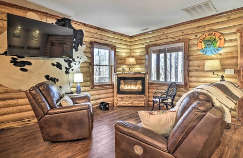 Pittsville Cottage | Dock w/Boat Slip: Cozy Cabin Near Leesville Lake!