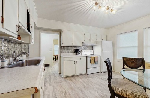 Horse Shoe House | Dog-friendly farm cottage with patio, walk to dining & Ecusta Trail, ac