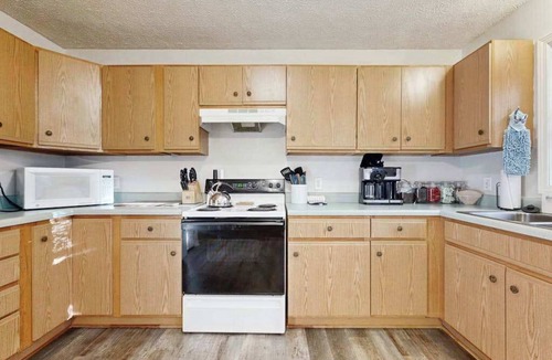 Waynesville House | Dog-friendly mountain home with central AC, pool access, mountain view, and W/D