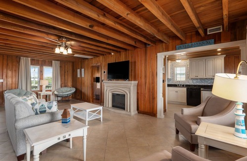 Kill Devil Hills Apartment | Dog-Friendly OBX Saltbox, Walk to Beach, Walk-In Showers