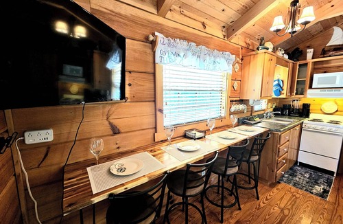 Sevierville Cabin | Dogwood Cabin- Stay 4 nights and Get One Free!