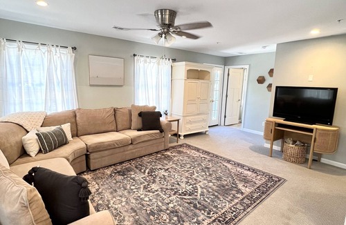The Old Commons Condo | Downtown Beaufort Getaway - 0.3 mi walk to Bay Street!