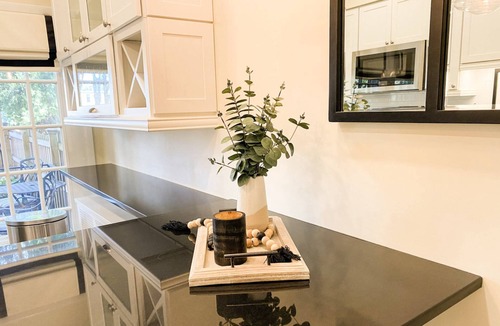 Historic District House | Downtown Gem! Historic Carriage House Steps to Main St, City Dock & USNA