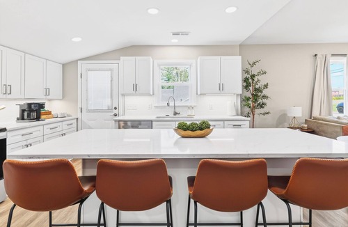 Pilot Mountain House | Downtown retreat- Pilot Mt. Views- perfect for families