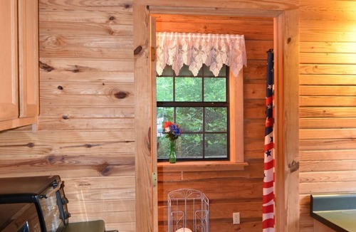Woodbine Cabin | Dragonfly Retreat | 2BR Cabin Near Laurel River Lake & Cumberland Falls