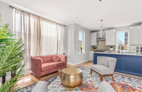 Maxwell Condo | Eastside Large 3 bedroom Condo with Rooftop + Garage!