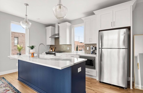 Maxwell Condo | Eastside Large 3 bedroom Condo with Rooftop + Garage!