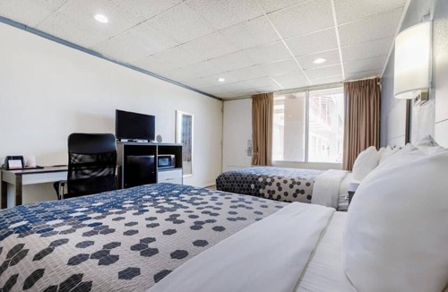 Wytheville Hotel | Easy-Access Lodging Near Downtown Wytheville | Parking Included, Pet-Friendly