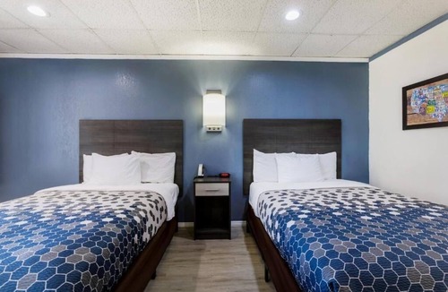Wytheville Hotel | Easy-Access Lodging Near Downtown Wytheville | Parking Included, Pet-Friendly