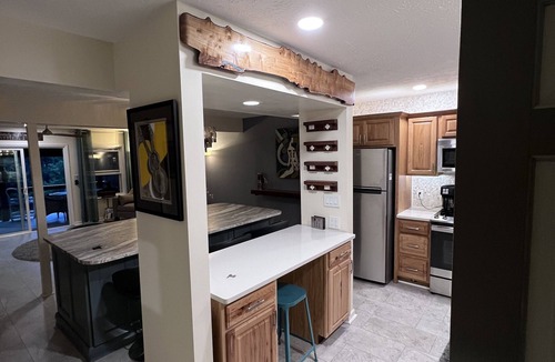 Newland House | Electric and Water is Working Centrally Located Resort inThe High Country RELAX