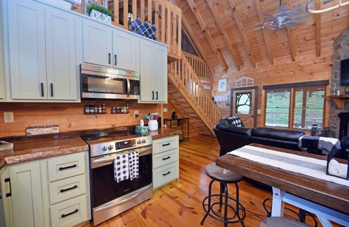 Cherry Log Cabin | Elegant Escape- Lowered Rates! Cherry Log Cabin Gourmet Kitchen Firepits