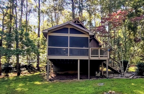 Peaks Cabin | Enjoy Summertime at the cabin! Come relax and unwind!