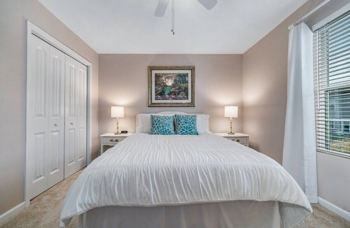 Bluff City House | Enjoy the comfort of this luxurious home with outstanding facilities in the serene neighborhood.