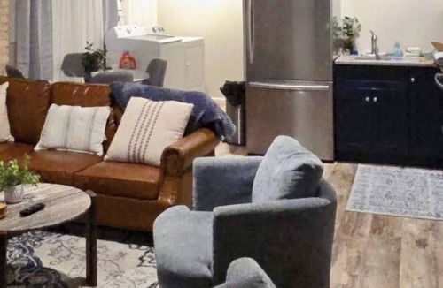 Ashland Apartment | Enjoy the perfect blend of style and convenience in this apartment near Kings Daughters' Hospital and Marathon Gas. With easy access to dining, shopping, and entertainment, this apartment offers a comfortable and quiet retreat for all.