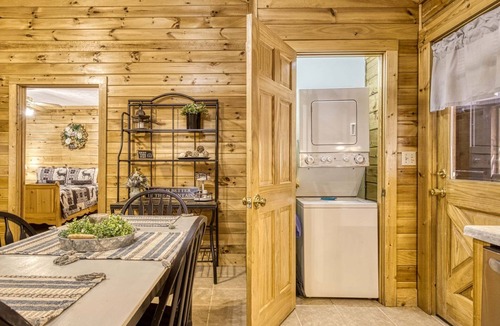 Pigeon Forge Cabin | ER204 - Dream Catcher Great location! - Close to town!