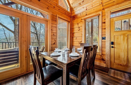 Wears Valley Cabin | Escape to the Smokies – Cozy Cabin with Hot Tub, Fireplace & Game Room!