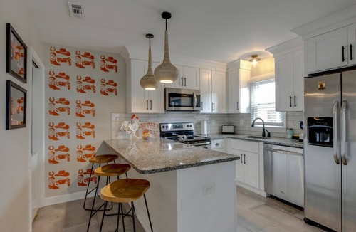 Hillsboro West End House | EV Charger★Safe Neighborhood★Free Parking/11 min to Downtown/Vandy+Belmont/Pets