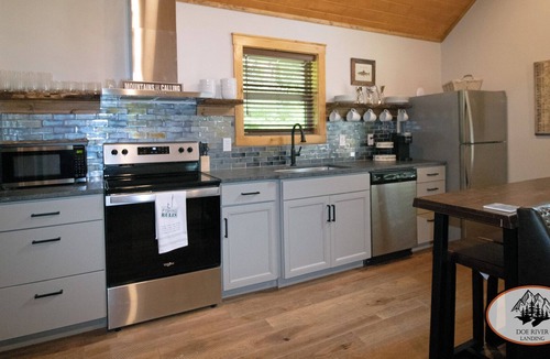 Roan Mountain Cabin | Experience rustic mountain river vibes at our beautiful modern cabin on Doe River (GREAT FISHING!)