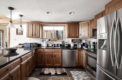 The Woods Cabin | Exquisite Mountain Cabin Retreat near Cacapon River in West Virginia