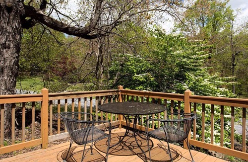 Montebello Cabin | Fall in Love in this Cute Cabin Rental with for Two in Love, Virginia