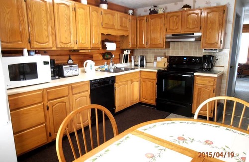 North Glade Hills Cabin | Family and Pet-Friendly Cabin Rental with a Dock Slip near the Wisp Resort, Maryland