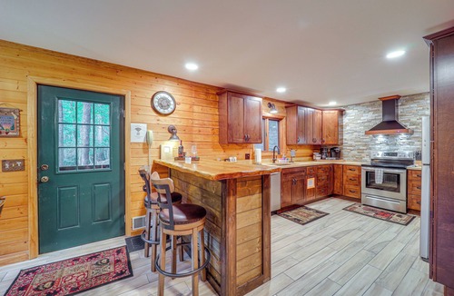 Deep Gap Cabin | Family Cabin & Deep Gap | Game Room & Scenic Views