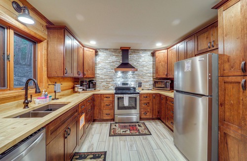 Deep Gap Cabin | Family Cabin & Deep Gap | Game Room & Scenic Views