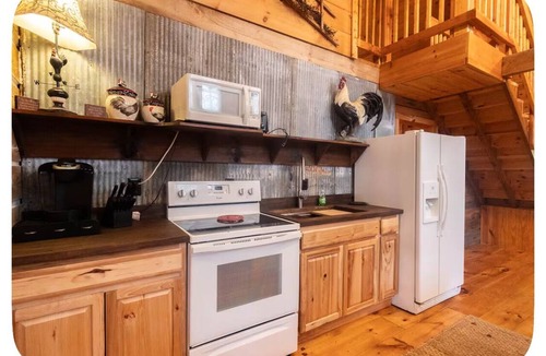 Burnside Cabin | Family Cabin Near Lake Cumberland Relax, Explore & Unwind