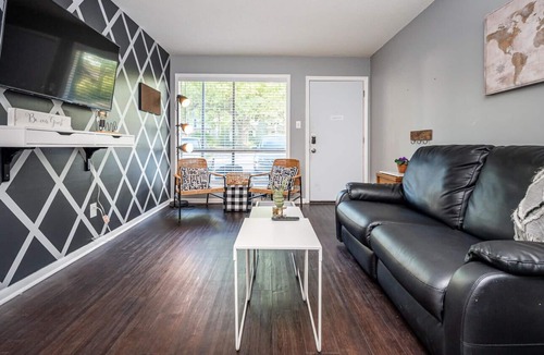 University District Apartment | Family Friendly 2BR Near U of Memphis