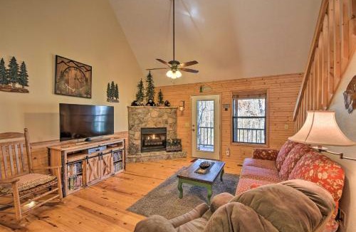 Blairsville House | Family-Friendly Cabin ~ 1 Mile to Hike & Swim!