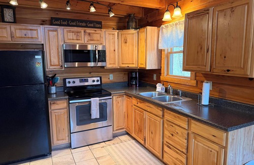 Logan Cabin | Family friendly, Lonestar cabin, just minutes from the lake.
