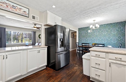 Beavercreek House | Family Getaway, Game Room, 4 Bed Room