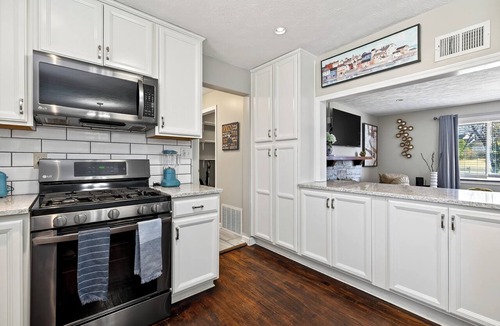 Beavercreek House | Family Getaway, Game Room, 4 Bed Room
