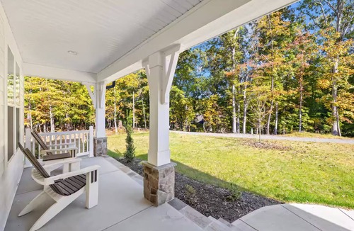 Bowling Green House | Family Lake House- Grill, Lawn Games, Dock Access!