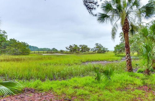 Beaufort House | Family Retreat in Beaufort: 3 Mi to Historic Dtwn