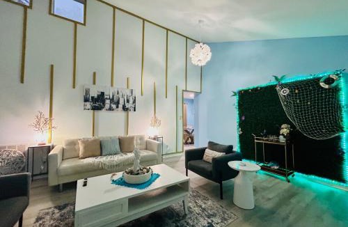 Charlotte House | Family Retreat in Pineville near South Park & Ballantyne