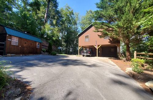 Butler Cabin | Feels Like Home "Lake front" Lake Watauga in the TN Hills