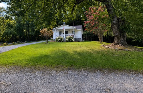 Hendersonville Cabin | Firefly Cottage, a charming 2-bedroom cabin in Hendersonville, NC
