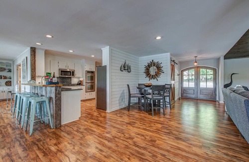 Belmont Cabin | Firefly Lakefront Estate Dock + Beach + Kayaks