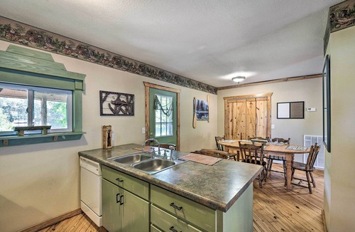 Guntersville Cabin | Fisherman's Retreat at Kudzu Cove Cabins Resort
