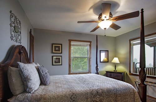 Bryson City Cabin | Fontana Lake View cabin