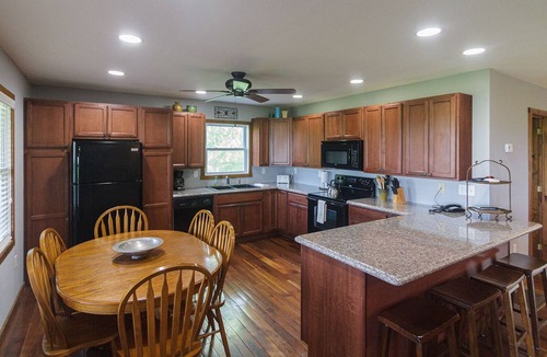 Bryson City Cabin | Fontana Lake View cabin