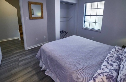 Cedar Bluff House | Fountain Brook Townhouse