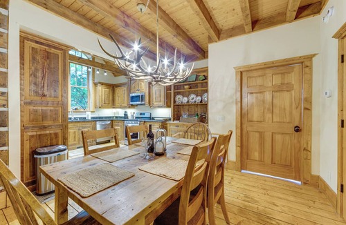 Franklin Cabin | Franklin Cabin w/Hot Tub, Theater & Fire Pit!