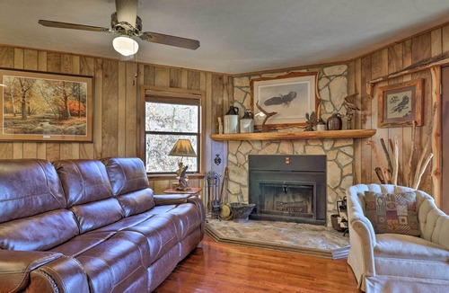 Franklin Cabin | Franklin Family Home w/ 2 Decks & Fire Pit!