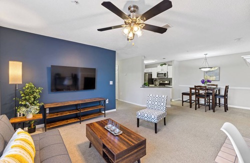 Athens Apartment | Free Parking Home Steps from UGA & DT, Pool + Gym. Gated, Pool and Gym
