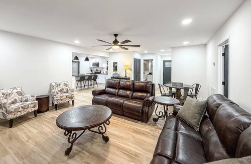 Rising Fawn House | Free Ruby Falls Ticket & More - Hot Tub-Fireplace-Firepit-McLemore 10 miles-Cloudland Canyon-Hiking